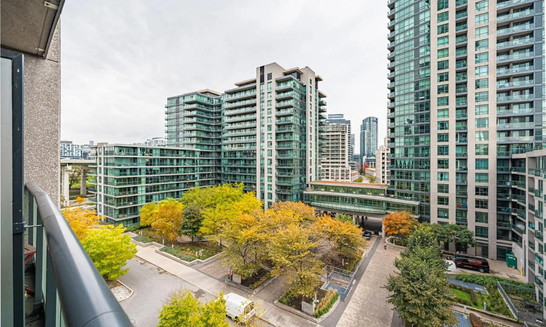 Fort York Apartments 多伦多