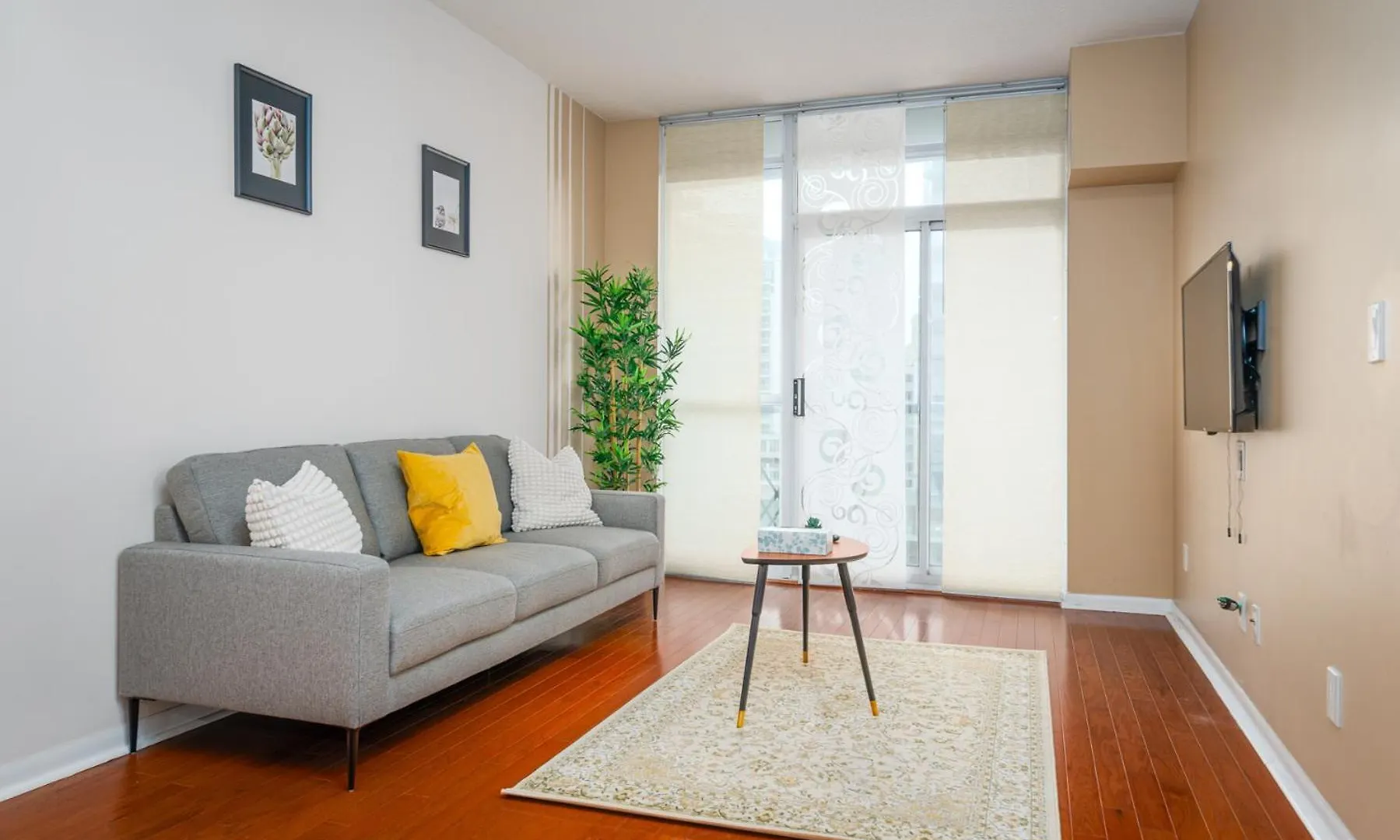 Fort York Apartments 多伦多