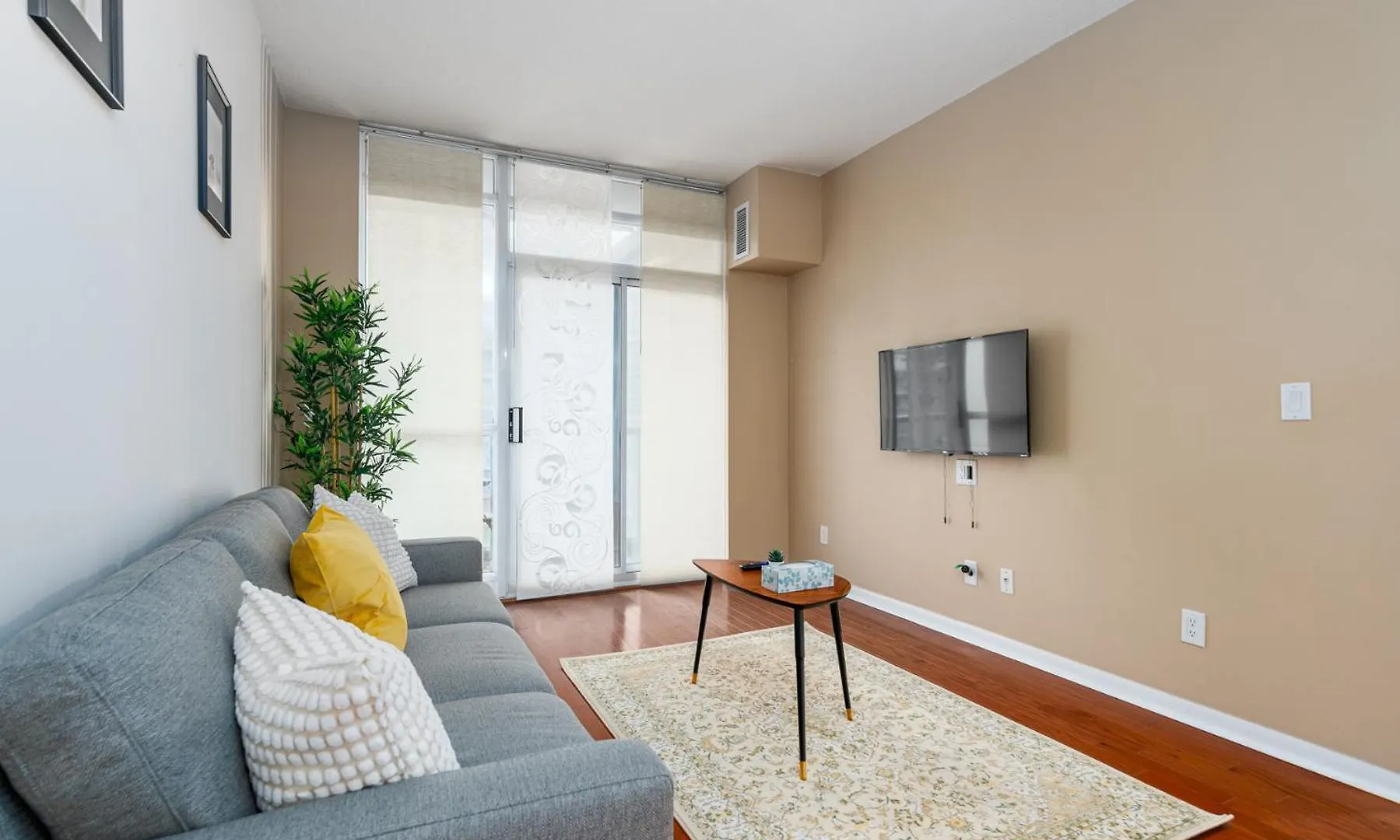 Fort York Apartments 多伦多